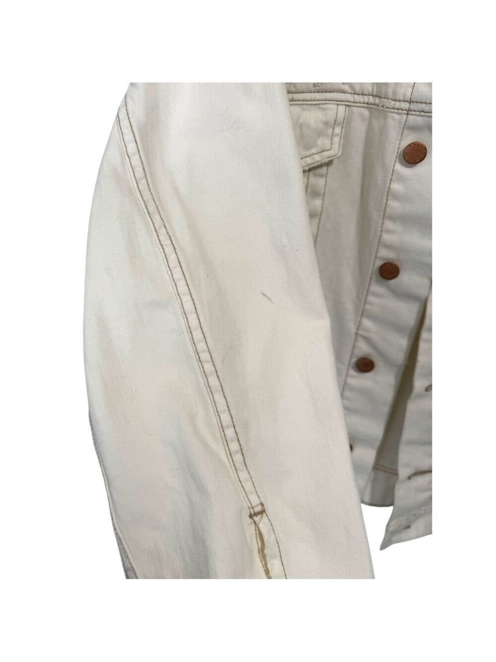 Free People Worn White Denim Trucker Boyfriend Fit Distressed Jacket M/L - Picture 12 of 12